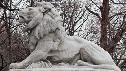 Restoring Concrete Lions Using Spray Rubber